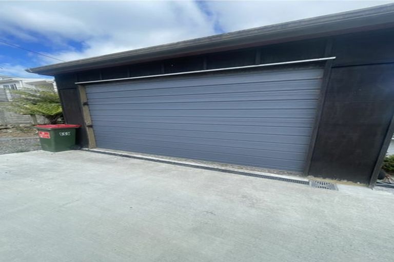 Photo of property in 10 Sheridan Terrace, Johnsonville, Wellington, 6037