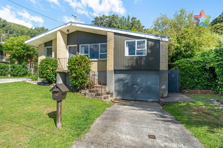Photo of property in 10 Crawford Grove, Naenae, Lower Hutt, 5011
