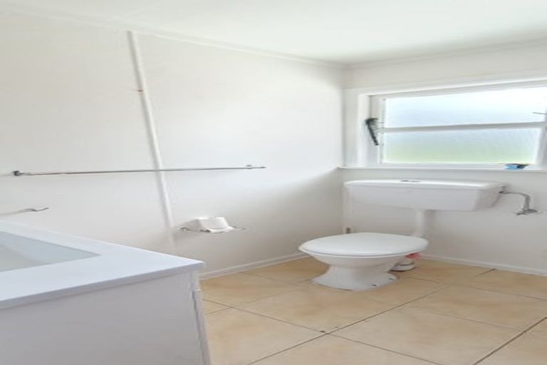 Photo of property in 5 Cypress Drive, Maungaraki, Lower Hutt, 5010