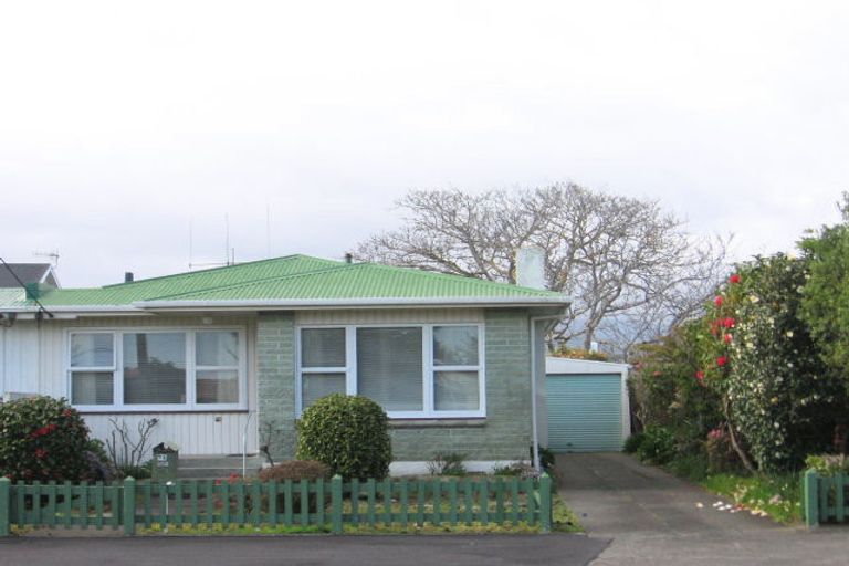Photo of property in 72 Weraroa Road, Levin, 5510