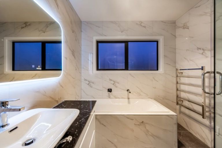 Photo of property in 4 Ahorangi Road, Silverdale, 0932