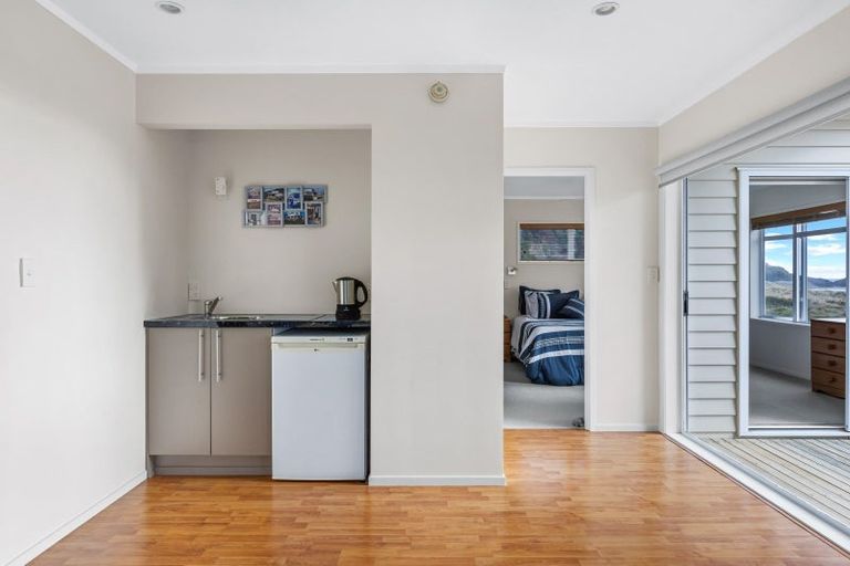 Photo of property in 47 Marine Parade South, Piha, 0772