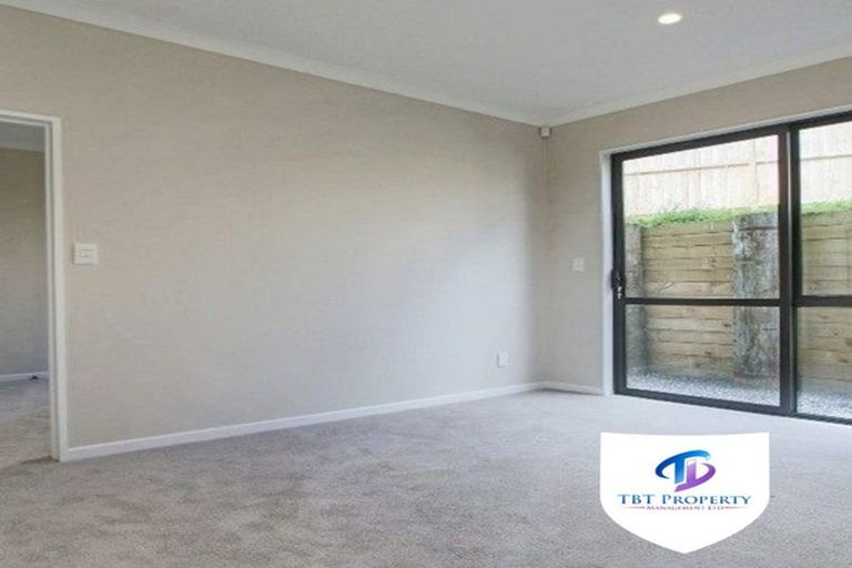 Photo of property in 25c Arrowsmith Drive, Flat Bush, Auckland, 2019