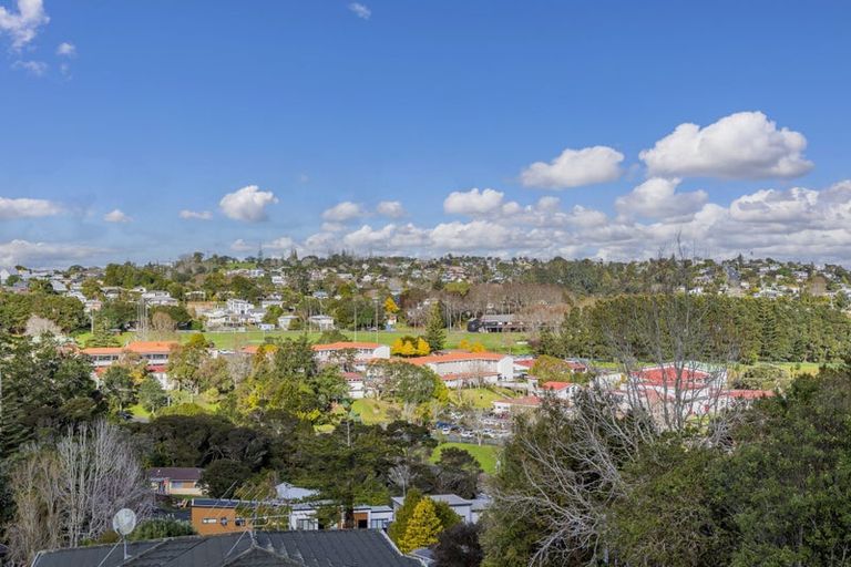 Photo of property in 2/28 Noeleen Street, Glenfield, Auckland, 0629