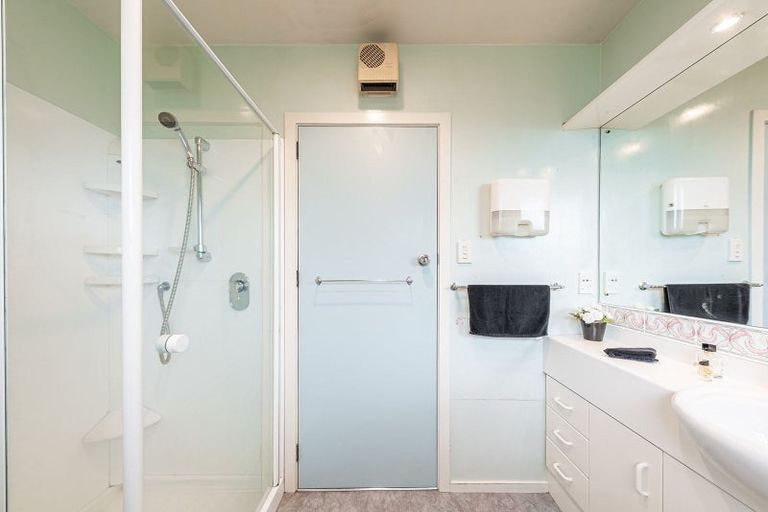 Photo of property in 100 Farrington Avenue, Bishopdale, Christchurch, 8053