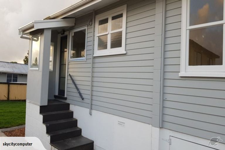 Photo of property in 108 Rathgar Road, Henderson, Auckland, 0610