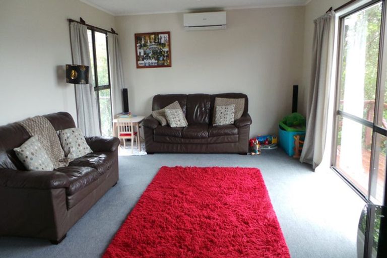 Photo of property in 87 Percy Dyett Drive, Karori, Wellington, 6012