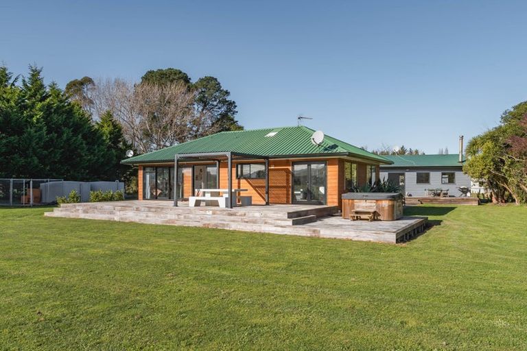 Photo of property in 65a Connollys Line, Carterton, 5713