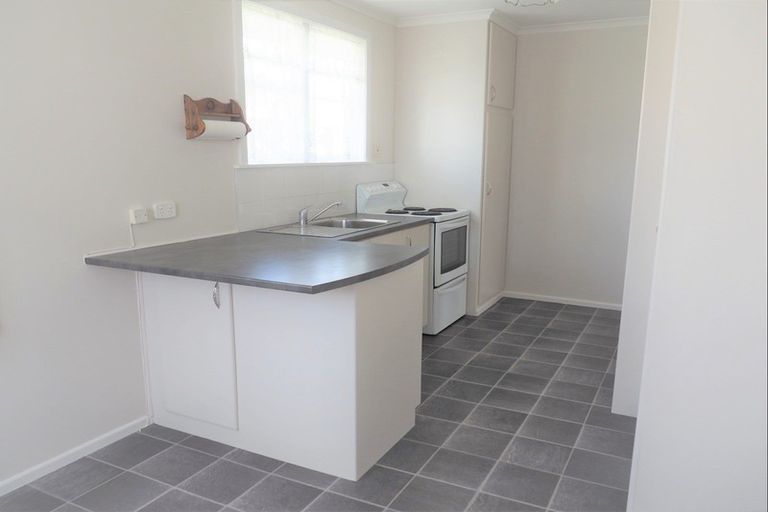 Photo of property in 77 Stout Street, Shannon, 4821