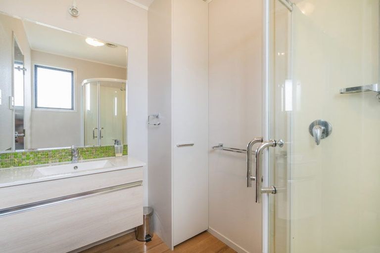 Photo of property in 1 Cholmondeley Crescent, Whitianga, 3510