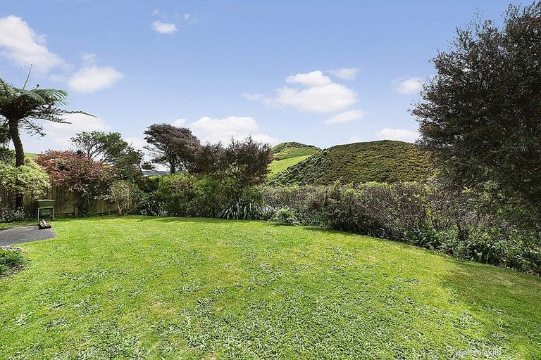 Photo of property in 14 Longmont Terrace, Churton Park, Wellington, 6037