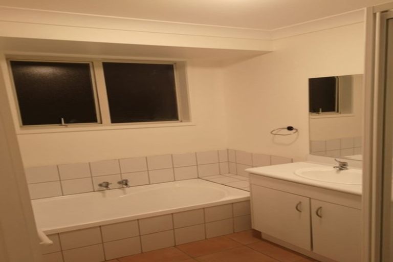 Photo of property in 9 Burnside Court, Rosedale, Auckland, 0632