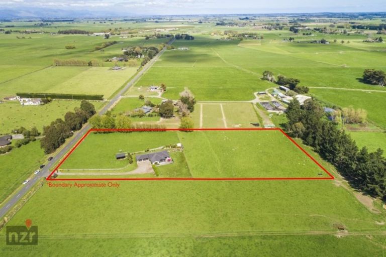 Photo of property in 135 Hansens Line, Newbury, Palmerston North, 4475