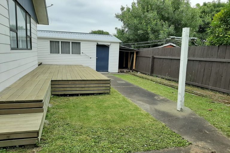 Photo of property in 4 Bryce Place, Kelvin Grove, Palmerston North, 4414