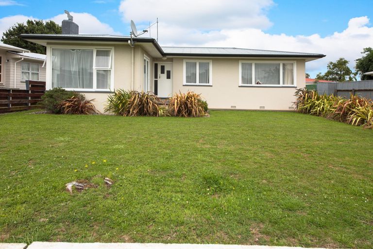 Photo of property in 14 Anakiwa Street, Kelvin Grove, Palmerston North, 4414