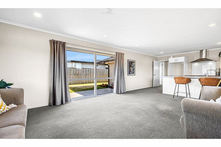 Photo of property in 17 Pakohe Street, Pegasus, 7612