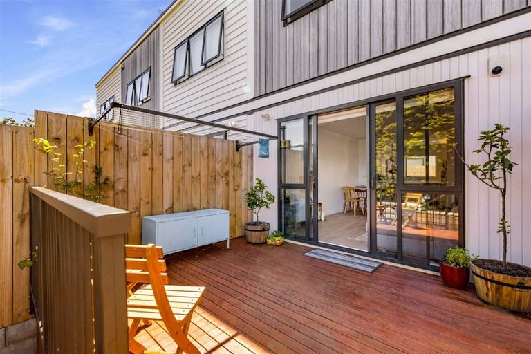 Photo of property in 4/2 Brandon Road, Glen Eden, Auckland, 0602
