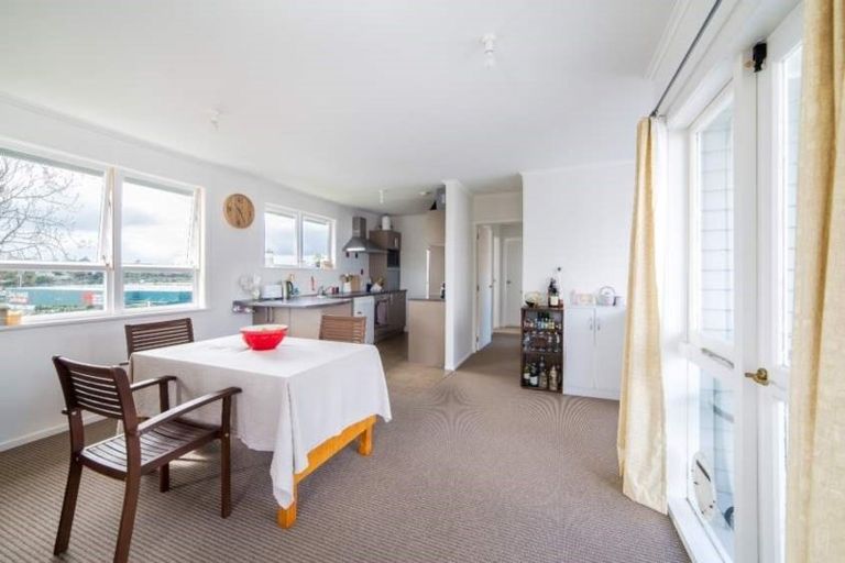 Photo of property in 2/53 Bruce Road, Glenfield, Auckland, 0629