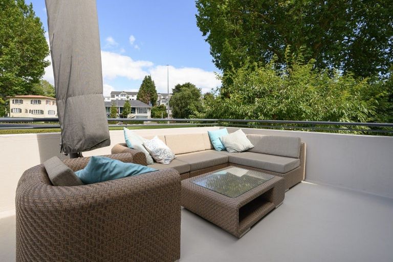 Photo of property in 1/2 Sixth Avenue, Tauranga, 3110