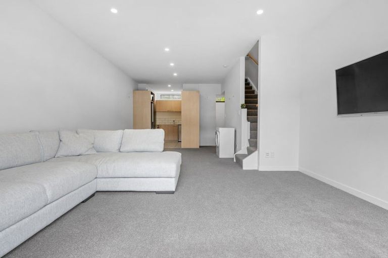 Photo of property in 2/7 Handyside Street, Tawa, Wellington, 5028