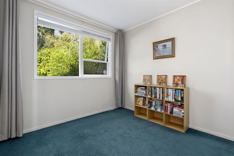 Photo of property in 17 Holt Avenue, Torbay, Auckland, 0630