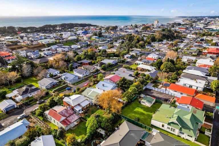 Photo of property in 19 Gaine Street, New Plymouth, 4310