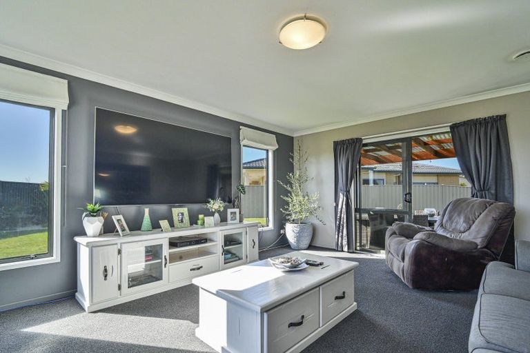 Photo of property in 8 Prestige Place, Flaxmere, Hastings, 4120