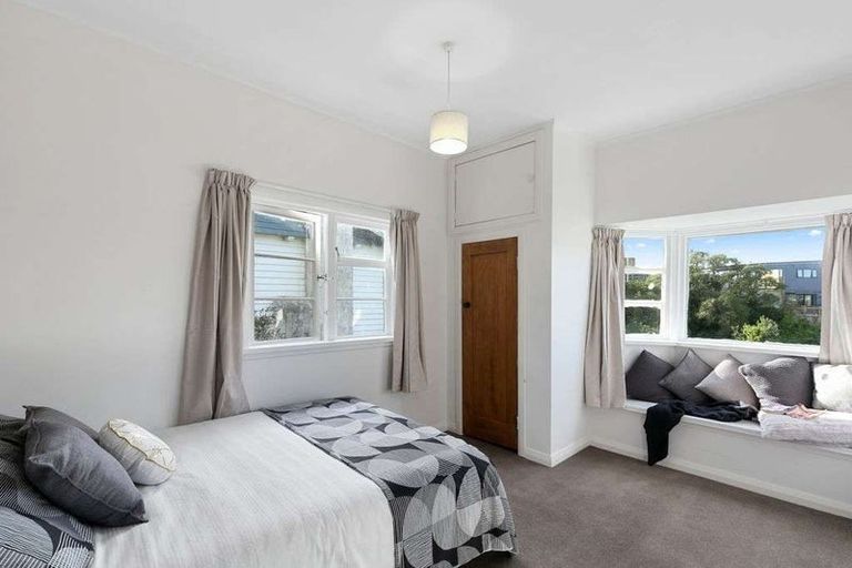 Photo of property in 88 Maupuia Road, Maupuia, Wellington, 6022