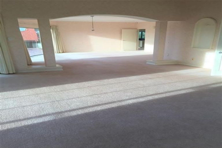 Photo of property in 18 Tornado Place, West Harbour, Auckland, 0618