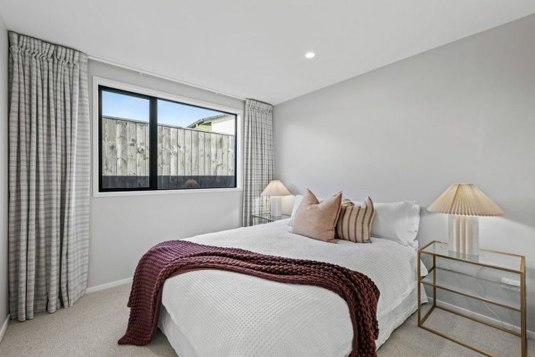 Photo of property in 42 Opouatu Avenue, Glenbrook, 2681