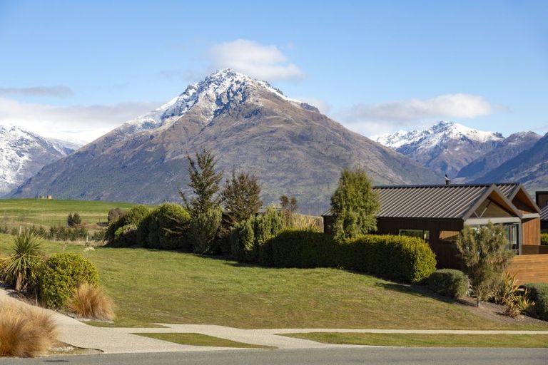 Photo of property in 53 Jacks Point Rise, Jacks Point, Queenstown, 9371