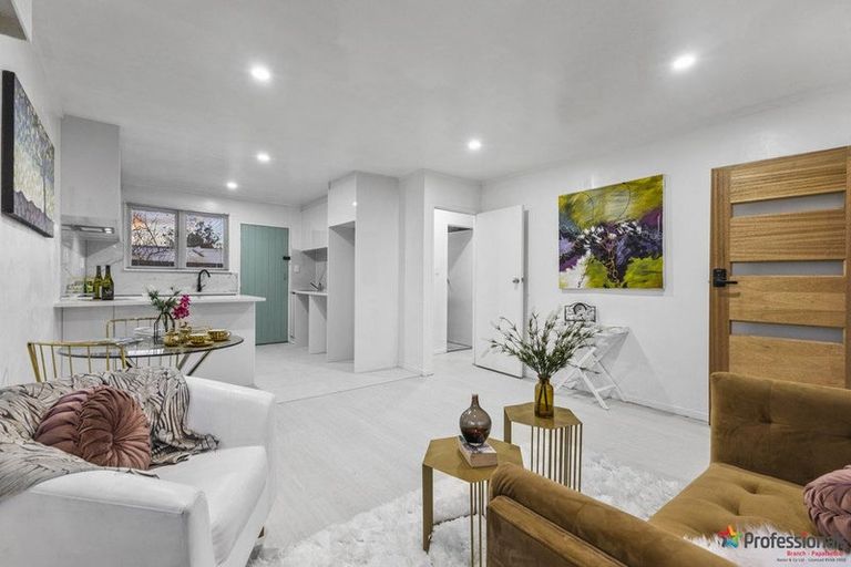Photo of property in 1/13a Vine Street, Mangere East, Auckland, 2024