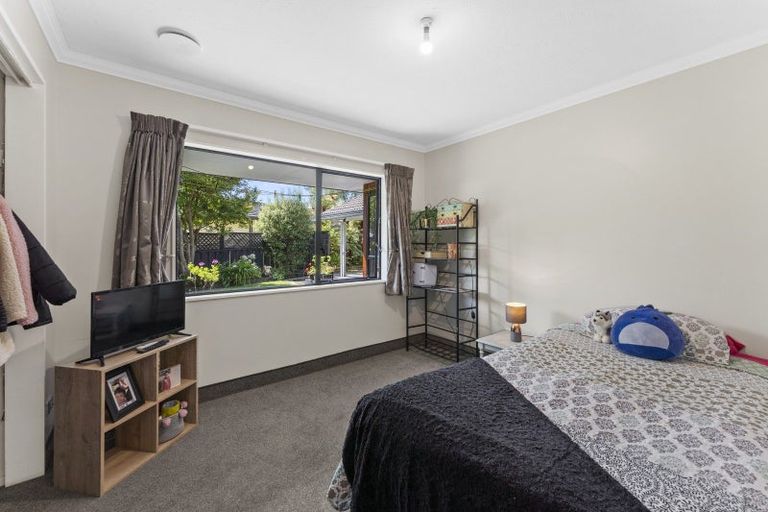 Photo of property in 33 Memphis Grove, Totara Park, Upper Hutt, 5018