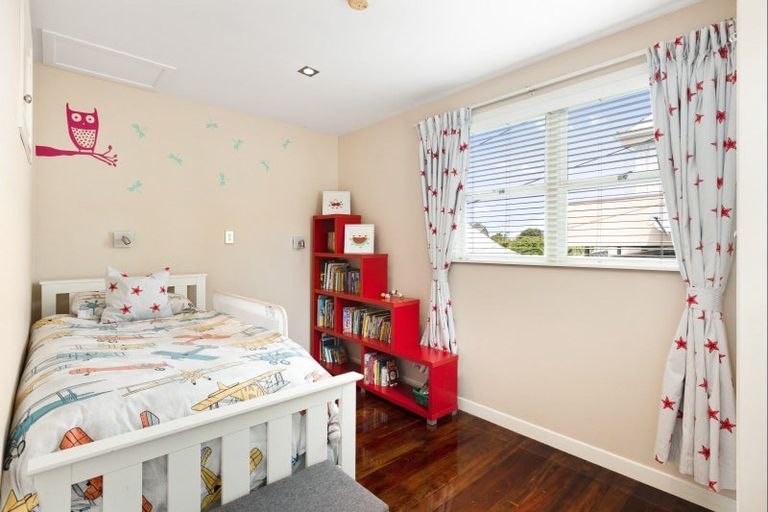 Photo of property in 11 Melandra Road, Stanmore Bay, Whangaparaoa, 0932