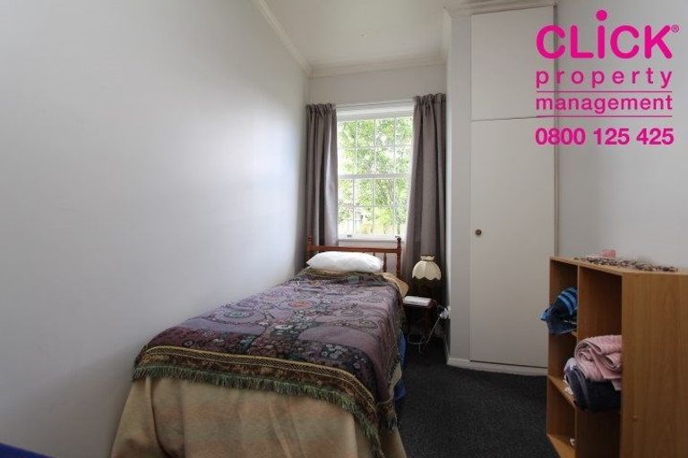 Photo of property in 111 Macandrew Road, South Dunedin, Dunedin, 9012