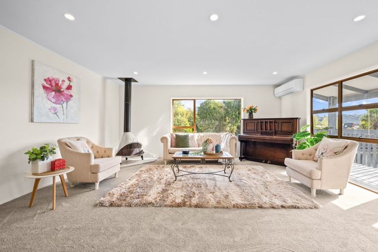 Photo of property in 351 Triangle Road, Massey, Auckland, 0614