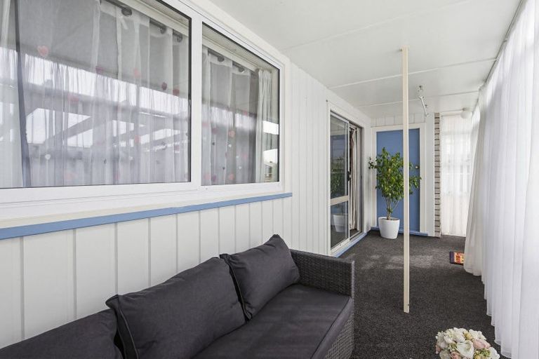 Photo of property in 28 Marlborough Street, Levin, 5510