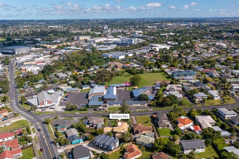 Photo of property in 3 Lavelle Road, Henderson, Auckland, 0612