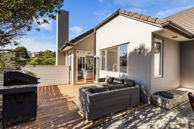 Photo of property in 30 Hogarth Rise, West Harbour, Auckland, 0618