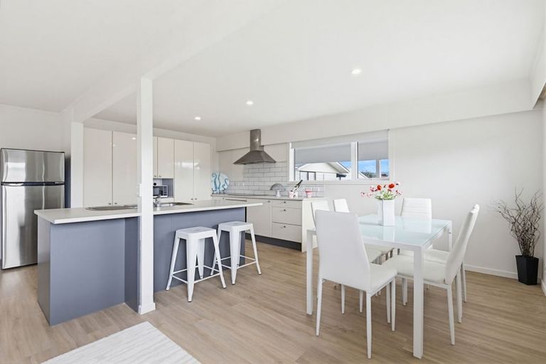 Photo of property in 127b Bruce Mclaren Road, Henderson, Auckland, 0612