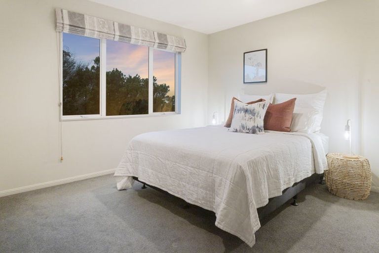 Photo of property in 41 Sapperton Drive, Henderson, Auckland, 0612