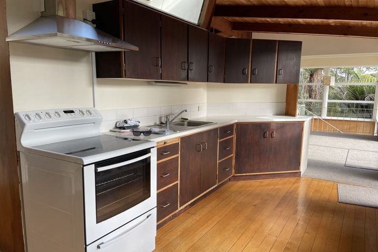 Photo of property in 25 Kopiko Road, Titirangi, Auckland, 0604