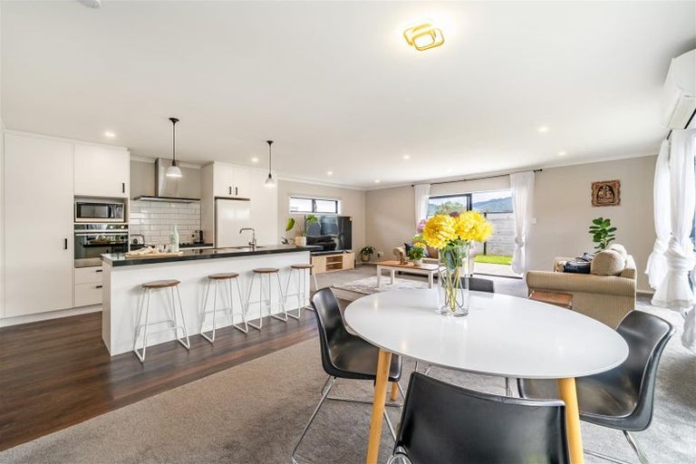 Photo of property in 36 Te Kaeaea Crescent, Wallaceville, Upper Hutt, 5018