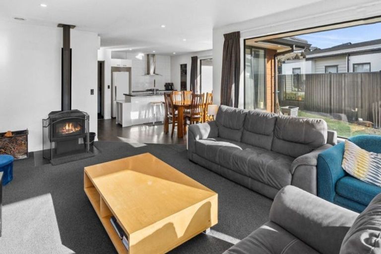 Photo of property in 40 Marbleleaf Lane, Albert Town, Wanaka, 9305