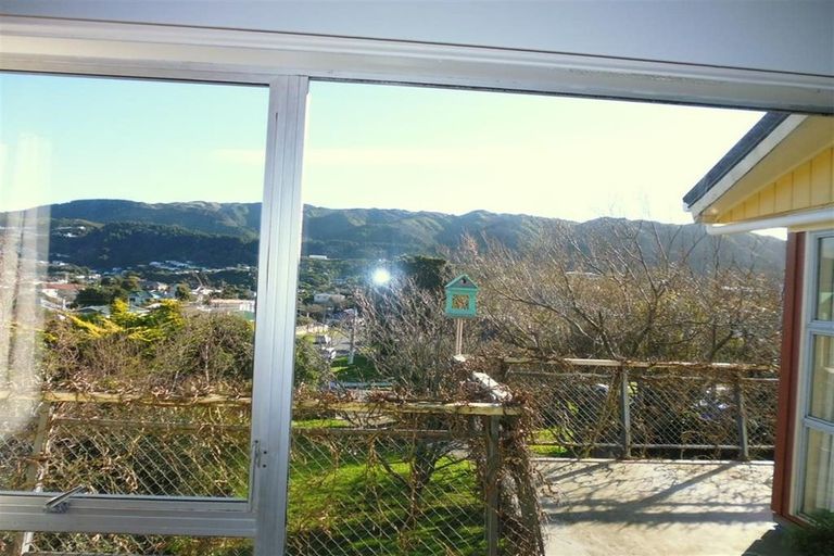 Photo of property in 22 Tremewan Street, Tawa, Wellington, 5028