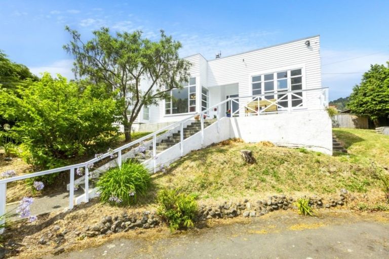 Photo of property in 27 Dunns Street, Silverstream, Upper Hutt, 5019