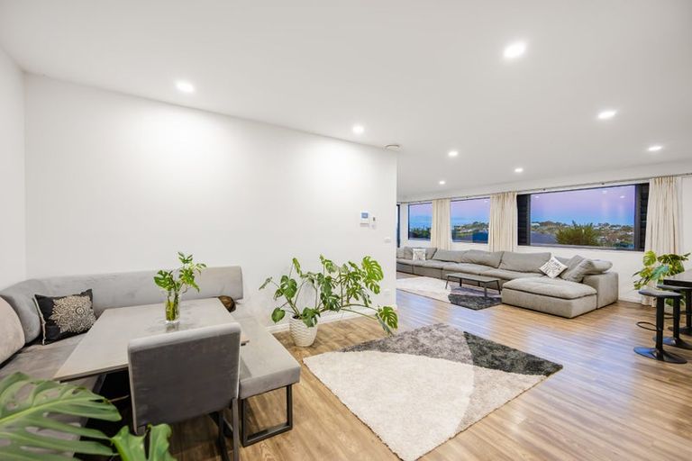 Photo of property in 12 Shelby Place, Long Bay, Auckland, 0630