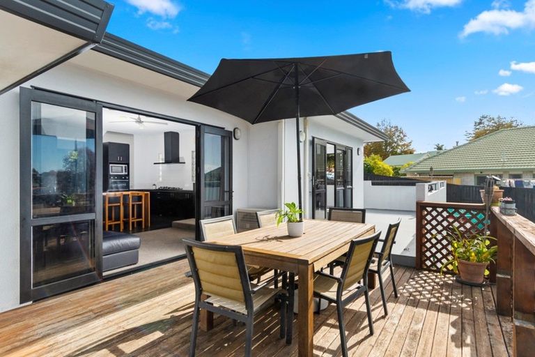 Photo of property in 15 Harlech Glen, Bethlehem, Tauranga, 3110