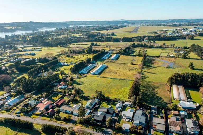 Photo of property in 33 Riverlea Road, Whenuapai, Auckland, 0618