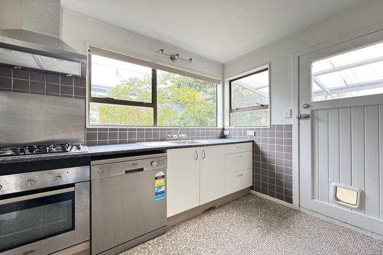 Photo of property in 173 Onepu Road, Lyall Bay, Wellington, 6022